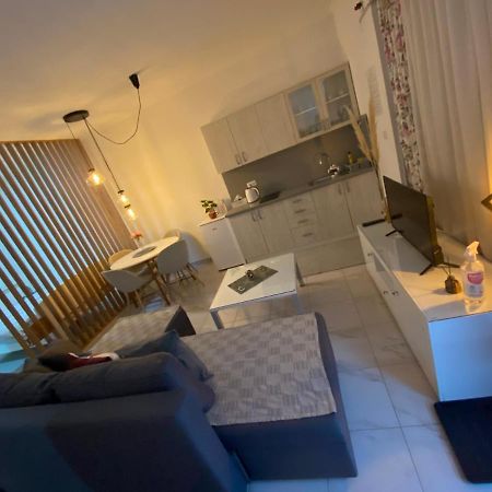 Deluxe Apartment Tuzla Bagian luar foto