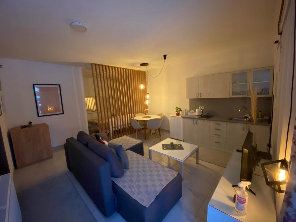 Deluxe Apartment Tuzla Bagian luar foto